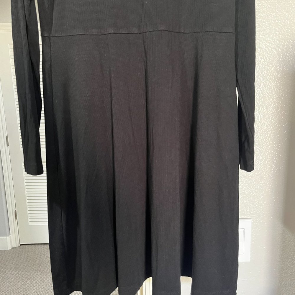 BLACK DRESS - Picture 2 of 3